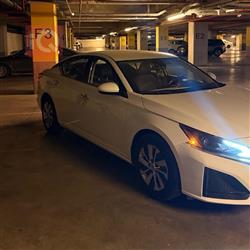 نيسان ألتيما